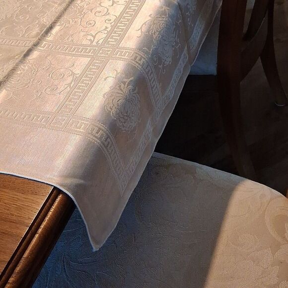 Elegant vintage White damask floral Tablecloth measures by 66" X 55" - Picture 4 of 8